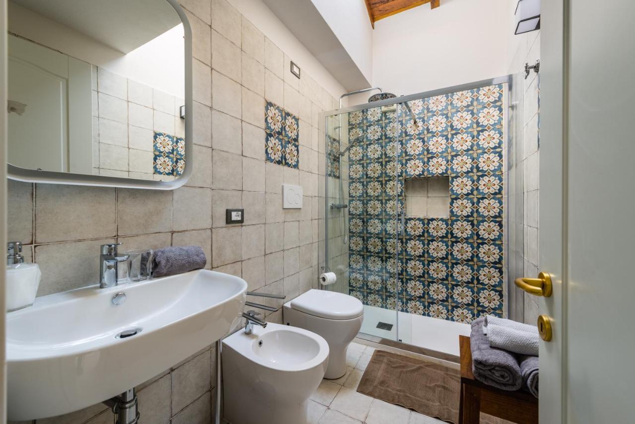 Gli Specchi Apartment Lucca Bagian luar foto