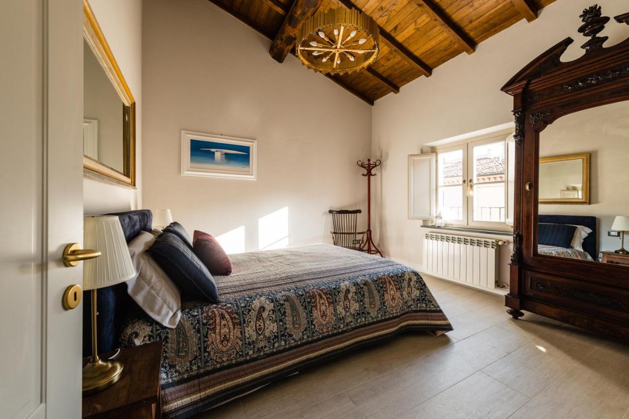 Gli Specchi Apartment Lucca Bagian luar foto