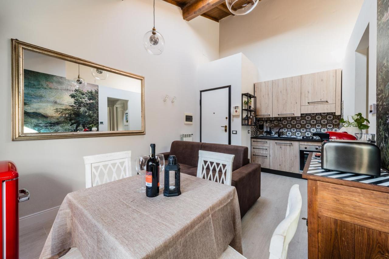 Gli Specchi Apartment Lucca Bagian luar foto