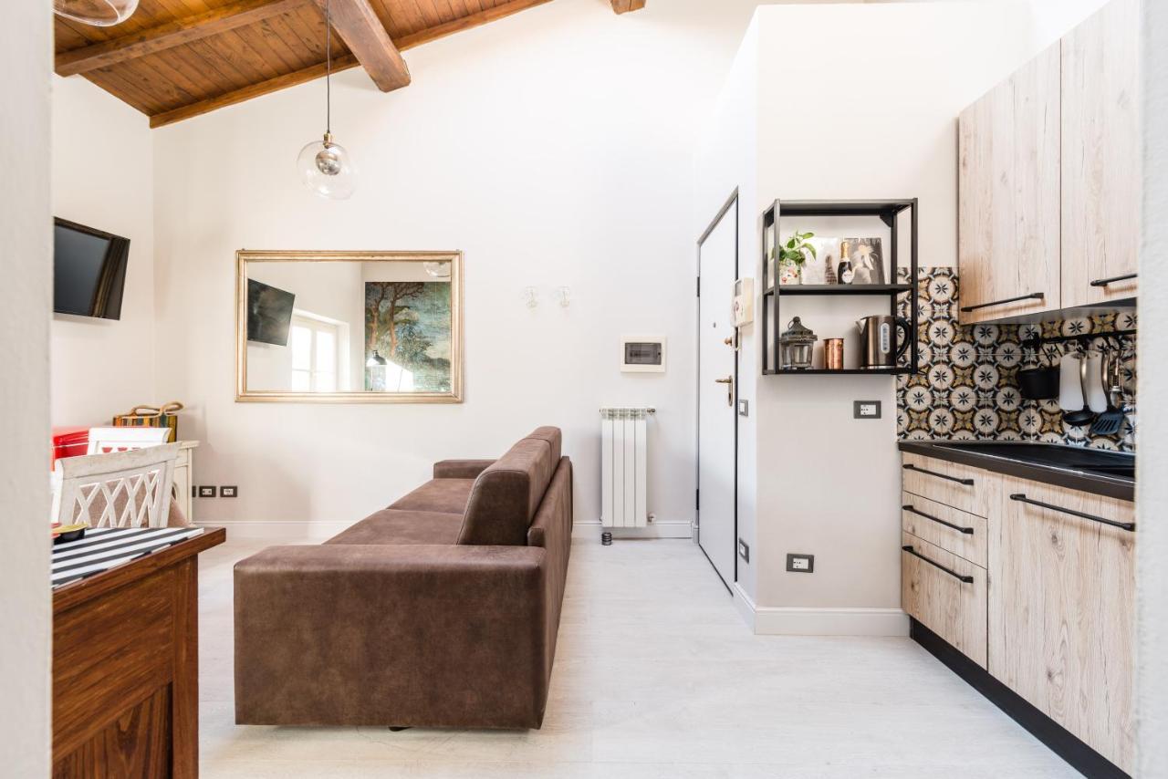 Gli Specchi Apartment Lucca Bagian luar foto